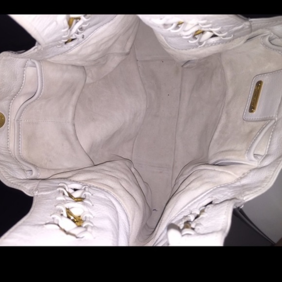 Michael Kors 💯authentic leather bag. - Picture 7 of 8